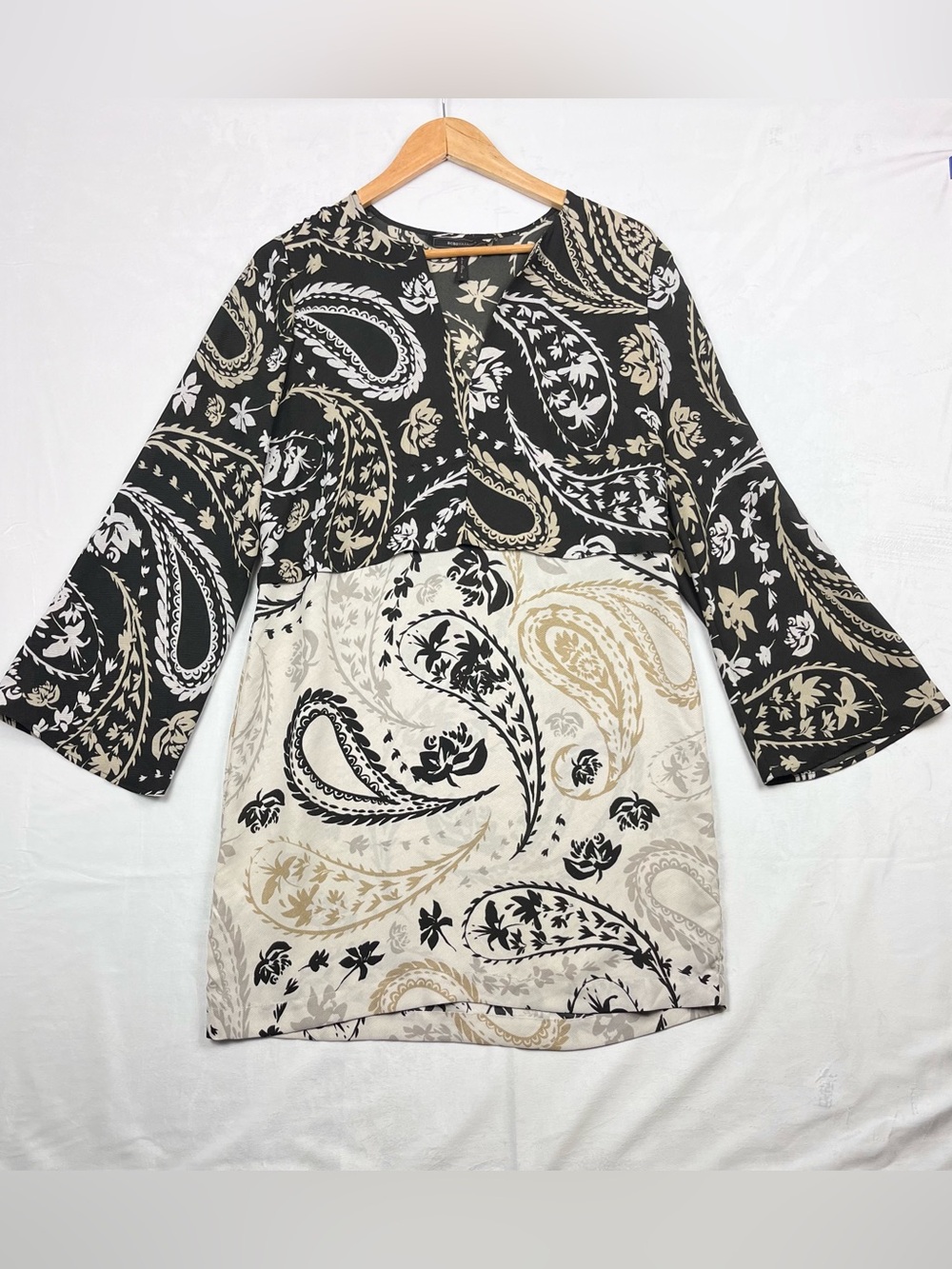 BCBGMAXAZRIA Paisley Boho Print Bell Sleeve Tunic Blouse Size Small